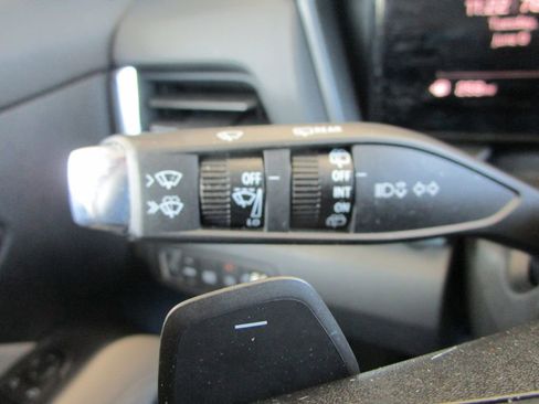 Used 2026 GMC Terrain Elevation w/ Elevation Premium Package FWD image 30