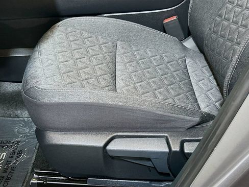 Used 2025 Nissan Kicks SV FWD image 16