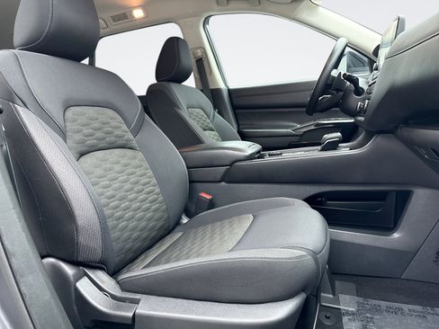 Used 2024 Nissan Pathfinder S w/ Cargo Package image 17