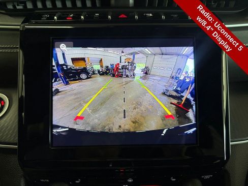 Used 2024 Jeep Grand Cherokee Altitude AWD/4WD image 28