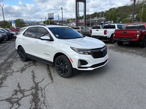 Used 2023 Chevrolet Equinox RS w/ RS Leather Package AWD/4WD image 7