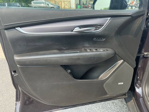 Used 2018 Cadillac XT5 Luxury FWD image 11
