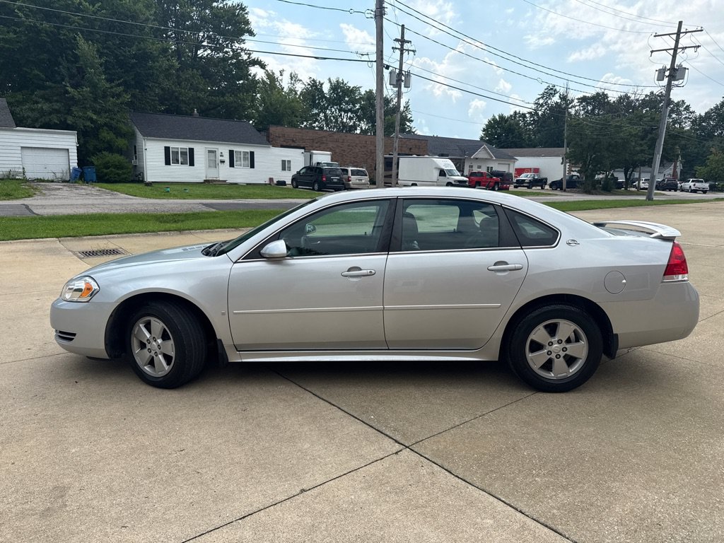 Used 2009 Chevrolet Impala LT w/ Luxury Edition Package FWD image 5