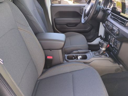 New 2026 Jeep Gladiator Sport image 19