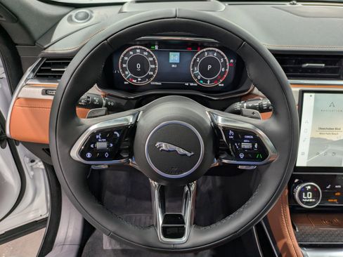 New 2026 Jaguar F-PACE R-Dynamic S image 15
