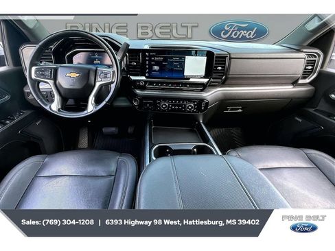 Used 2024 Chevrolet Silverado 2500 LTZ w/ LTZ Convenience Package AWD/4WD image 13