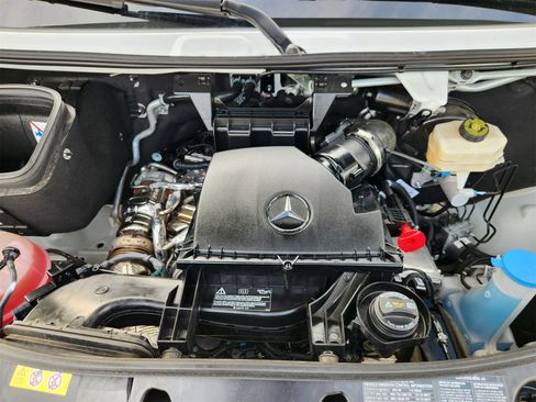 Used 2024 Mercedes-Benz Sprinter 144 Cargo image 30