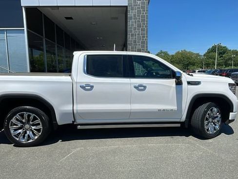 Used 2023 GMC Sierra 1500 Denali w/ Denali Reserve Package AWD/4WD image 8