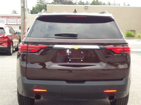 Used 2023 Chevrolet Traverse LT AWD/4WD image 4