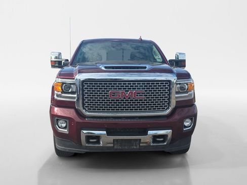 Used 2017 GMC Sierra 2500 Denali w/ Duramax Plus Package AWD/4WD image 10