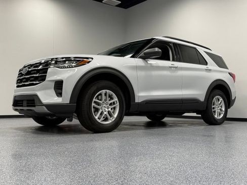 New 2026 Ford Explorer Active AWD/4WD image 5