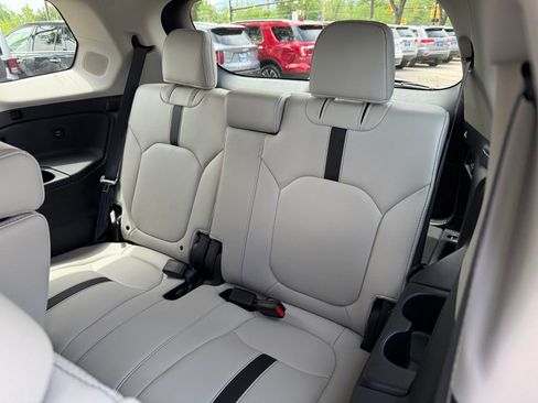 Certified 2026 Honda Pilot Touring image 16