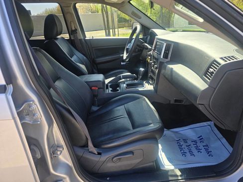 Used 2009 Jeep Grand Cherokee Laredo image 9