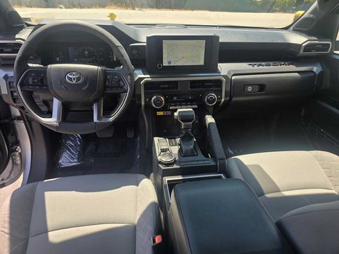 Used 2025 Toyota Tacoma SR5 AWD/4WD image 18