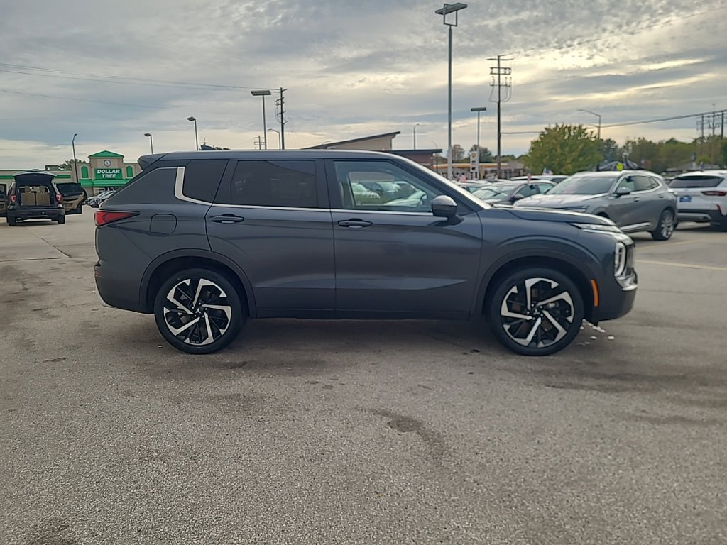 Used 2024 Mitsubishi Outlander SE AWD/4WD image 7