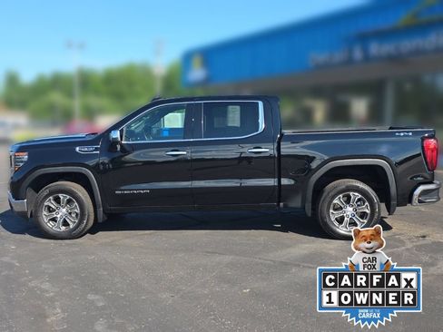 Used 2025 GMC Sierra 1500 SLT AWD/4WD image 3
