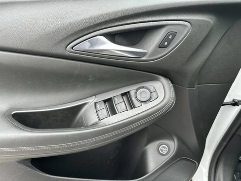 Certified 2025 Buick Encore GX Preferred w/ Advanced Technology Package AWD/4WD image 17