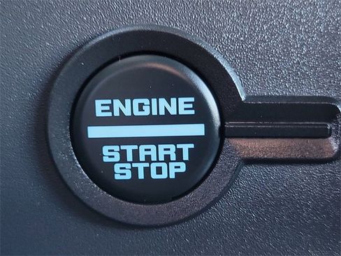 Used 2025 Ford Bronco Outer Banks image 12