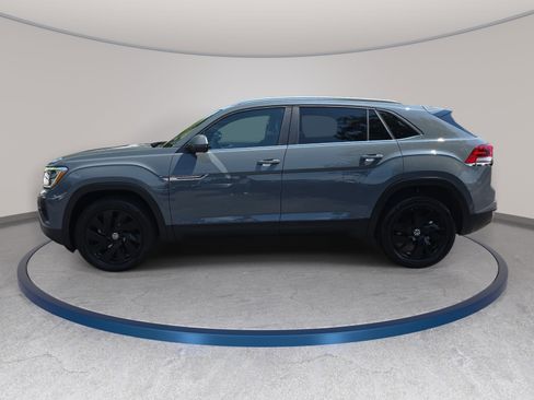 Used 2024 Volkswagen Atlas Cross Sport SE FWD image 8
