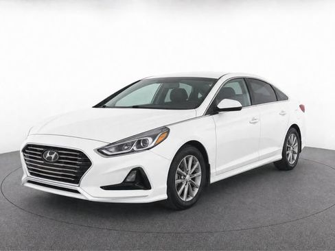 Used 2019 Hyundai Sonata SE w/ Winter Weather Package FWD image 3
