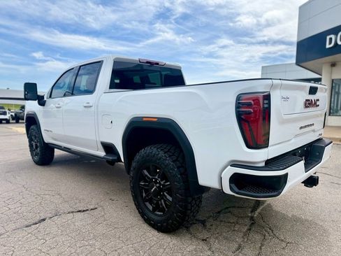 Used 2024 GMC Sierra 2500 AT4 w/ AT4 Premium Plus Package AWD/4WD image 6