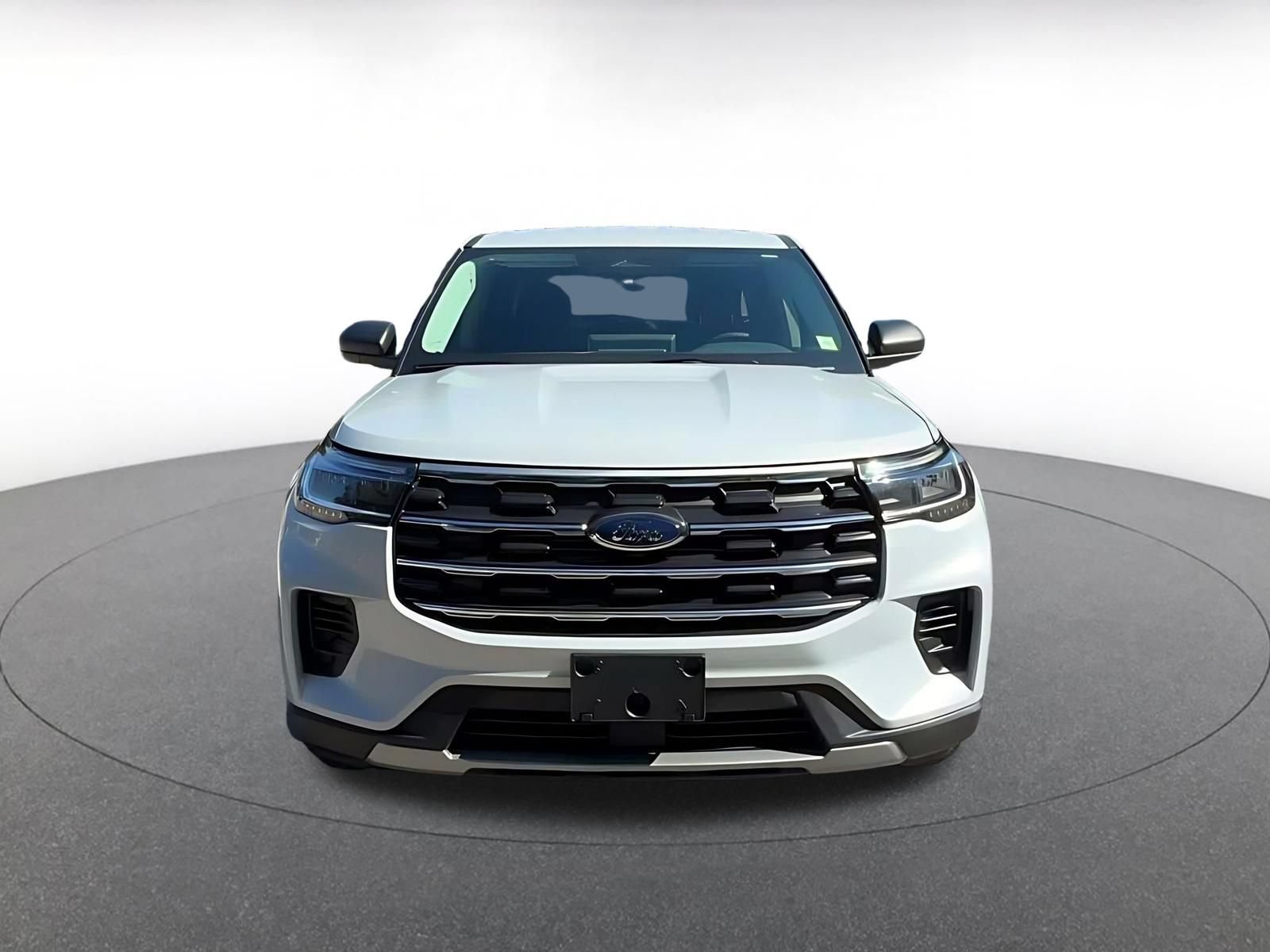 Used 2026 Ford Explorer Active AWD/4WD image 4