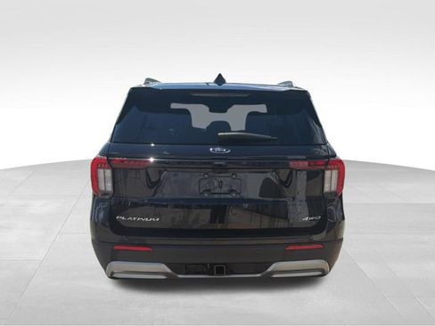 Used 2025 Ford Explorer Platinum AWD/4WD image 8