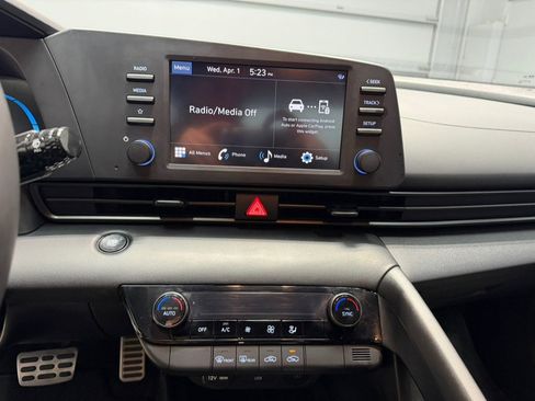 Used 2025 Hyundai Elantra Sport image 14