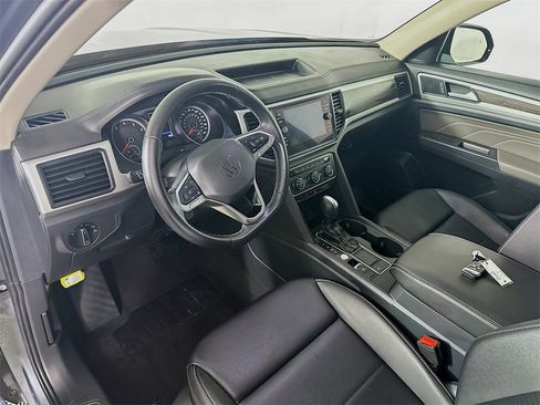 Used 2021 Volkswagen Atlas SE image 29