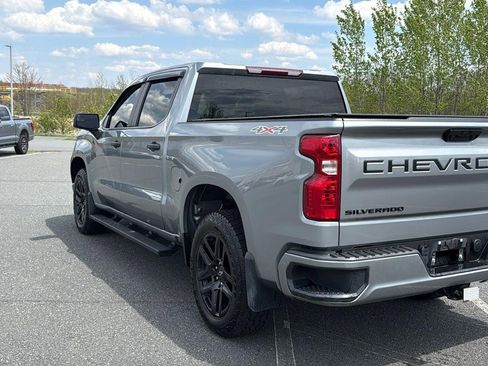 Used 2023 Chevrolet Silverado 1500 Custom AWD/4WD image 9