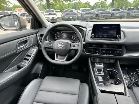 New 2025 Nissan Rogue SV w/ SV Premium Package FWD image 21