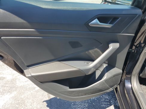 Certified 2022 Volkswagen Jetta SE FWD image 19