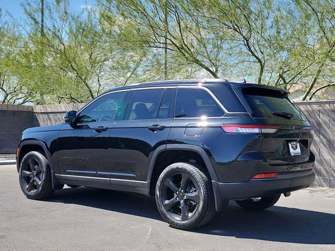 New 2026 Jeep Grand Cherokee Limited w/ Limited Altitude Package AWD/4WD image 7