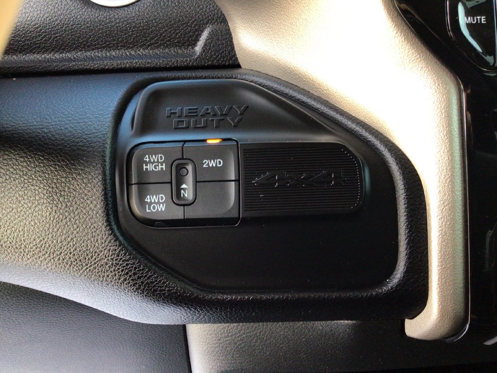 Used 2024 RAM 2500 Laramie AWD/4WD image 35