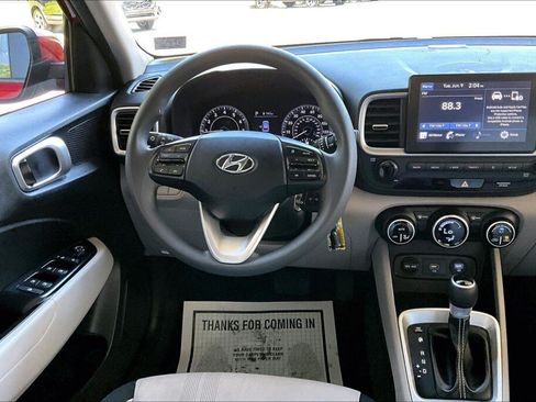 Used 2020 Hyundai Venue SEL FWD image 7