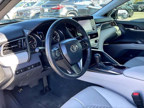Used 2022 Toyota Camry SE image 17