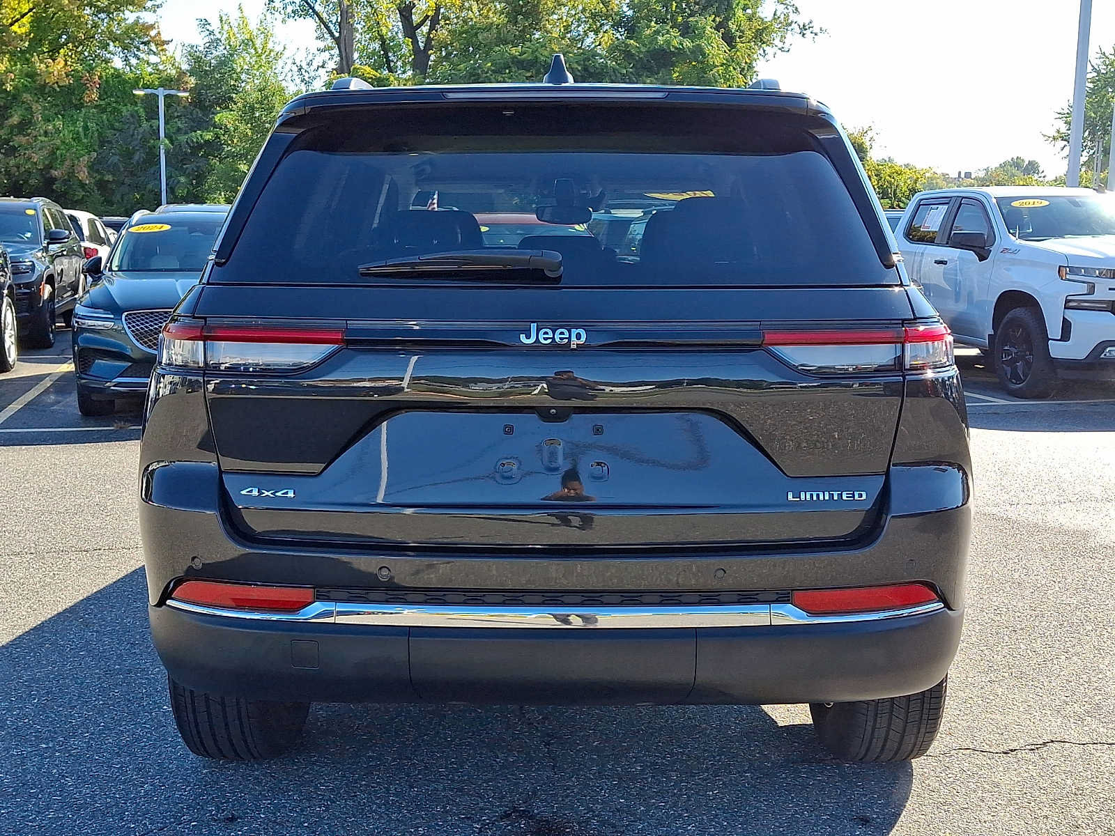 Used 2023 Jeep Grand Cherokee Limited AWD/4WD image 5