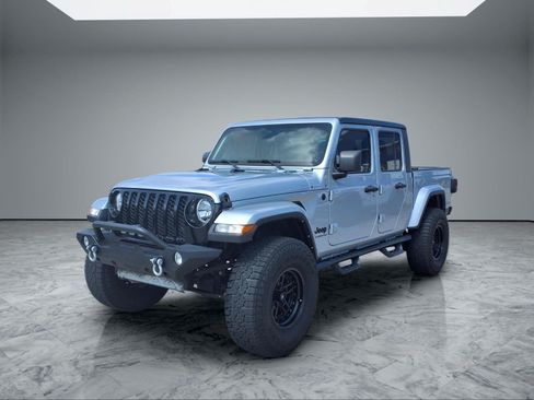 Used 2022 Jeep Gladiator Sport AWD/4WD image 3