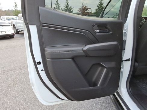 Certified 2023 Chevrolet Colorado LT w/ LT Convenience Package II image 17