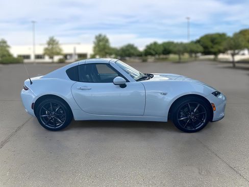 Used 2019 MAZDA MX-5 Miata RF Grand Touring image 9