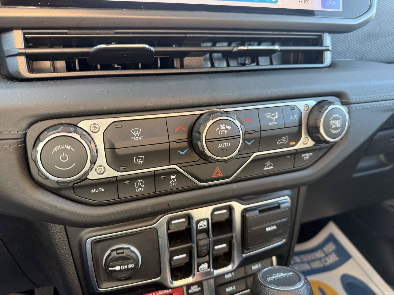 Used 2026 Jeep Gladiator Mojave AWD/4WD image 28