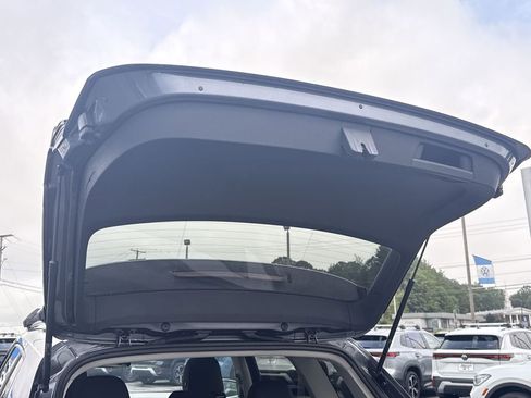 New 2025 Volkswagen Taos SE image 43