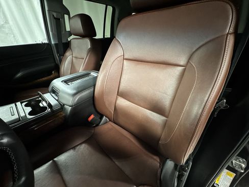 Used 2019 Chevrolet Suburban Premier w/ Premier Plus Edition image 20