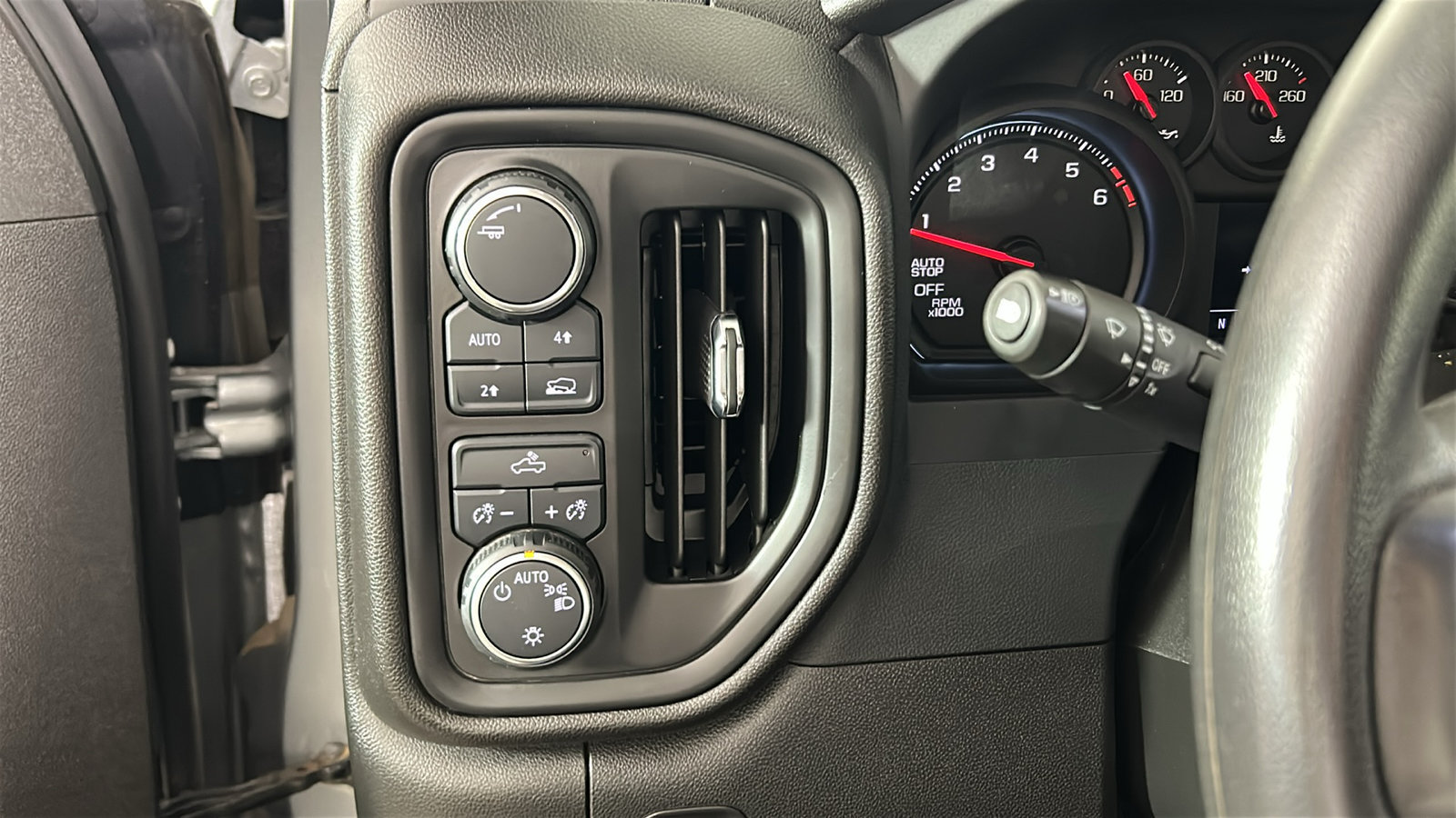 Used 2024 Chevrolet Silverado 1500 Custom AWD/4WD image 23