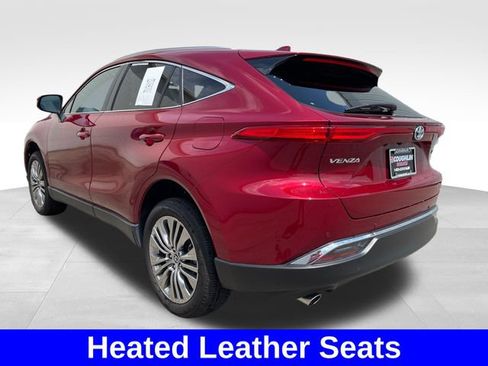 Used 2023 Toyota Venza XLE AWD/4WD image 3