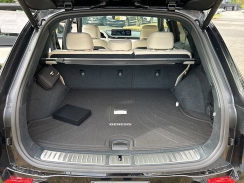 Certified 2025 Genesis Electrified GV70 w/ Prestige Package AWD/4WD image 12