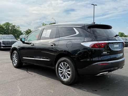 Used 2024 Buick Enclave Essence FWD image 7