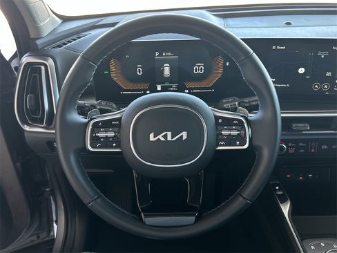 Used 2025 Kia Sorento EX image 17