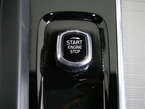 Used 2024 Volvo S60 B5 Plus image 24