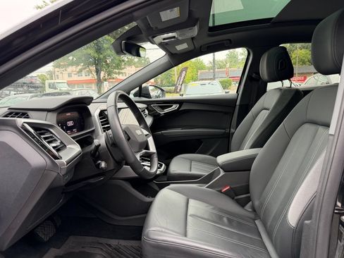 Used 2023 Audi Q4 e-tron Premium Plus w/ Premium Plus AWD/4WD image 18
